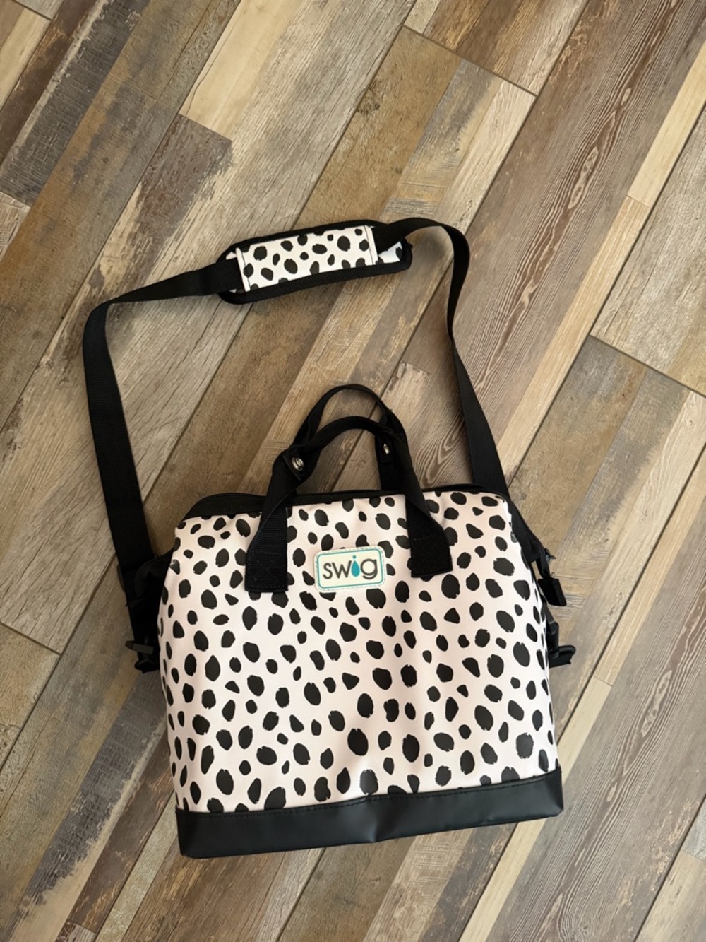 Swig lunchbox cooler crossbody Black & White Dalmatian Print